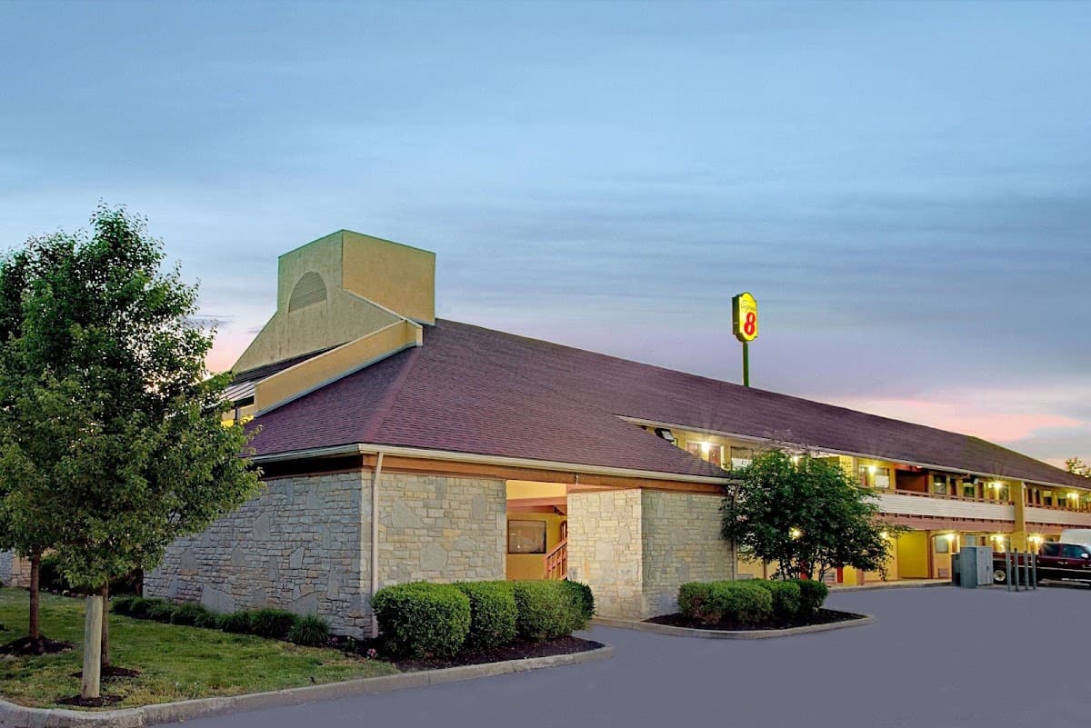 Super 8 by Wyndham Cincinnati OH, Hotel in Greenhills