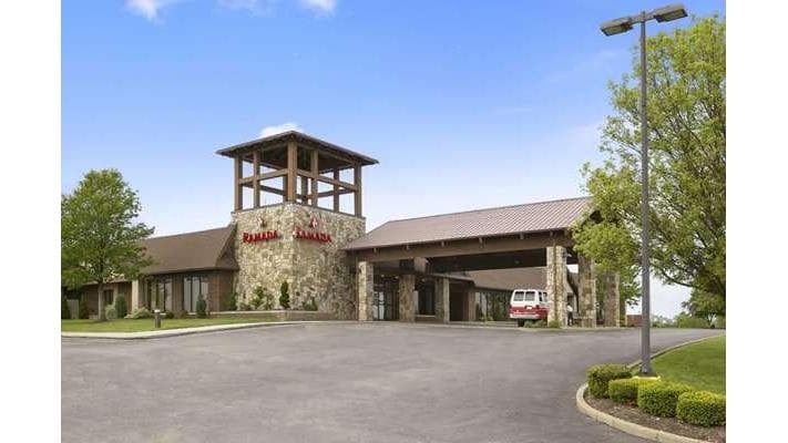 Ramada by Wyndham Greensburg Hotel & Conference Center, Hotel in Greensburg