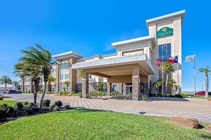 La Quinta Inn & Suites by Wyndham Corpus Christi - Portland, Hotel in Gregory