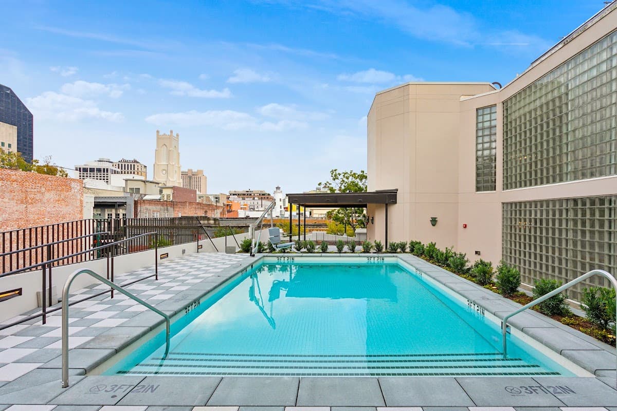 Hotel Perle, Hotel in New Orleans