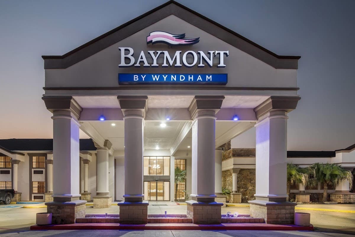 Baymont by Wyndham Port Arthur/Groves Area, Hotel in Groves