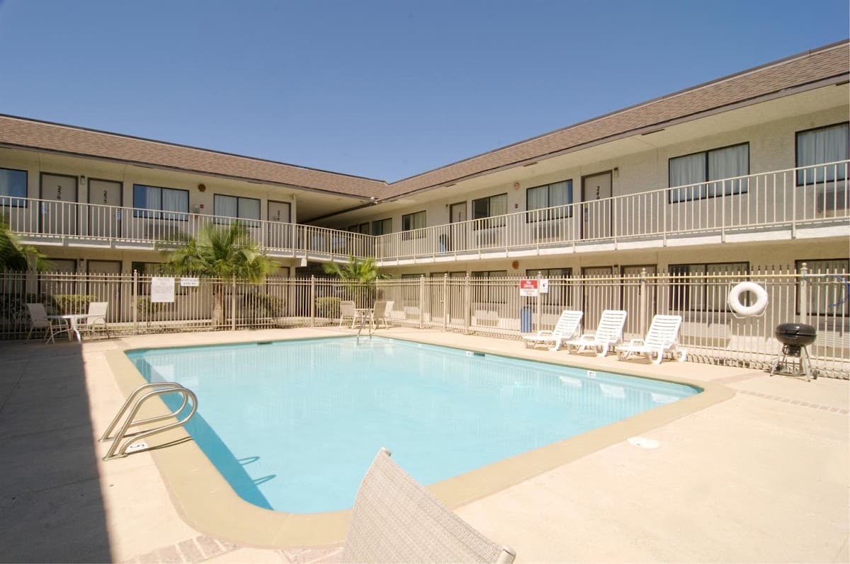 Americas Best Value Inn & Suites Groves Port Arthur, Hotel in Groves