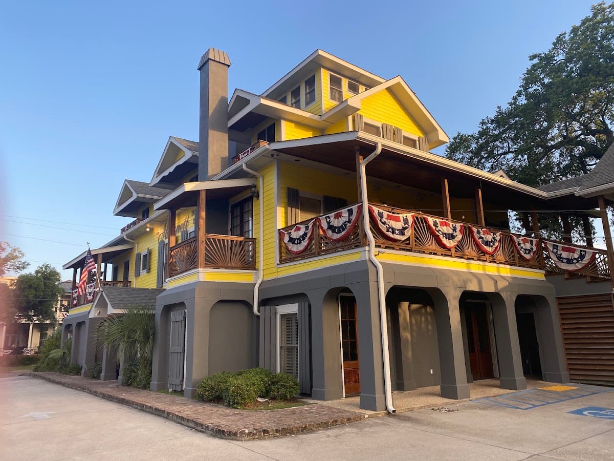 The Almanett Hotel & Bistro near The Aquarium, Hotel in Gulfport