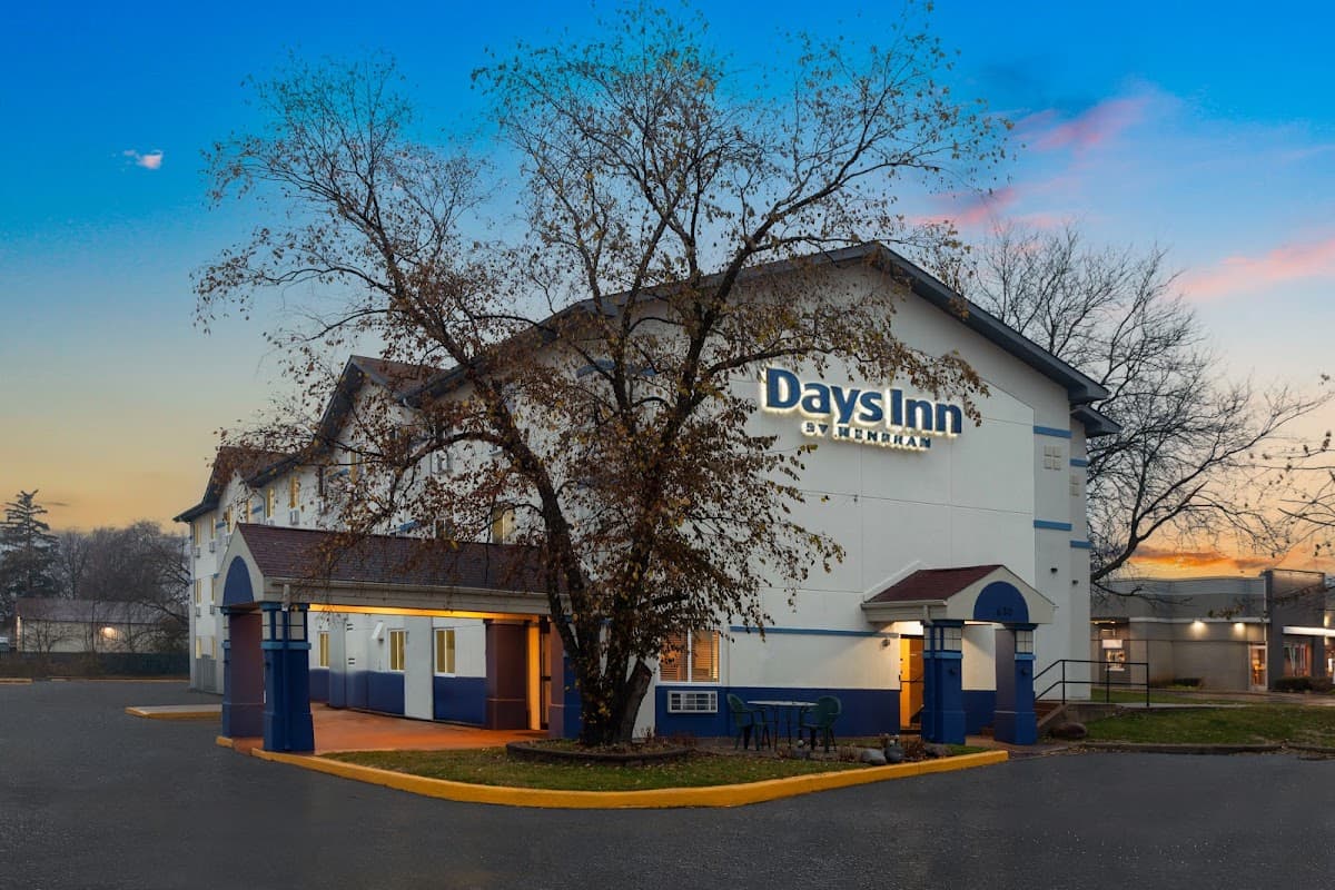 Days Inn by Wyndham Waukegan, Hotel in Gurnee