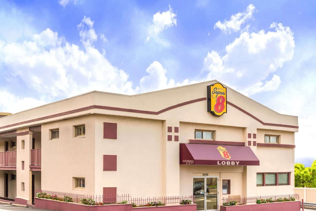 Super 8 by Wyndham North Bergen NJ/NYC Area, Hotel in Weehawken