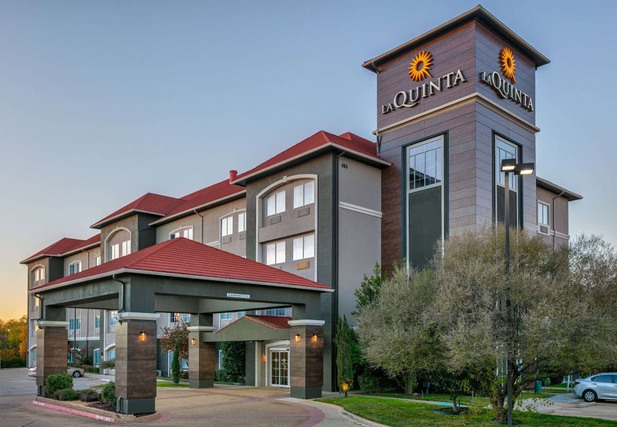 La Quinta Inn & Suites by Wyndham Fort Worth NE Mall, Hotel in Richland Hills