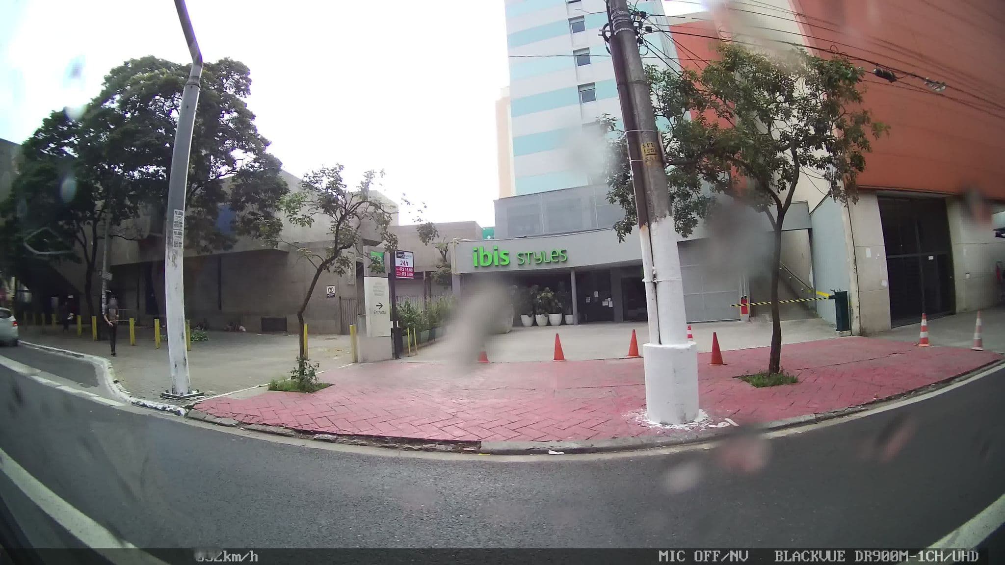 Street view near Golden Tower Express Anhembi, Pari — © kaart_2 (CC BY-SA · Mapillary)