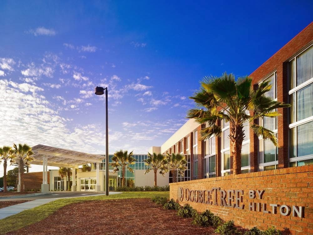 DoubleTree by Hilton Hotel & Suites Charleston Airport, Hotel in Hanahan