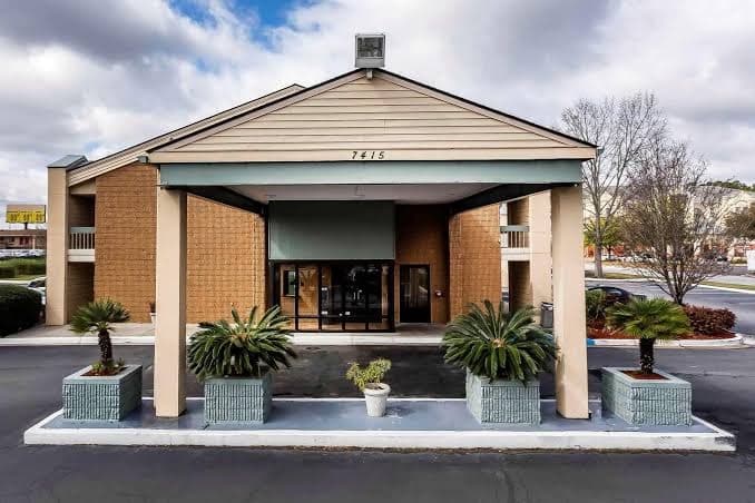 Travelodge by Wyndham North Charleston, Hotel in Hanahan
