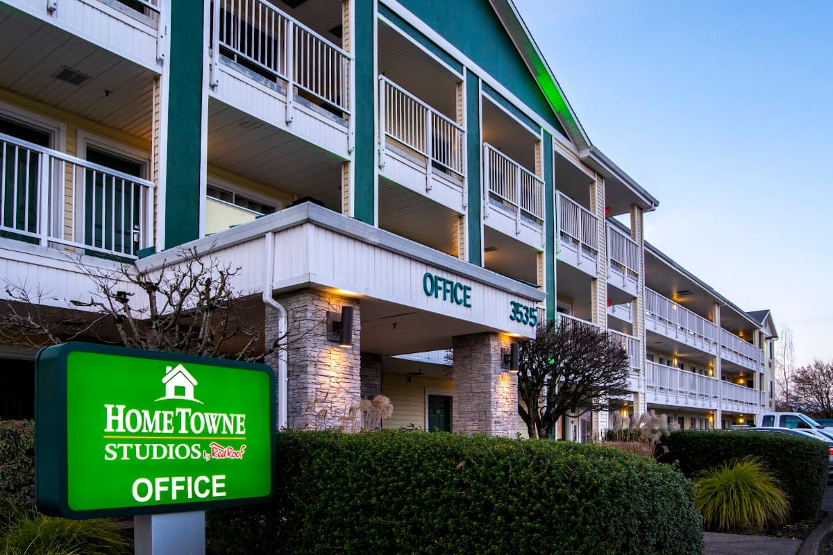 HomeTowne Studios Salem, OR, Hotel in Hayesville