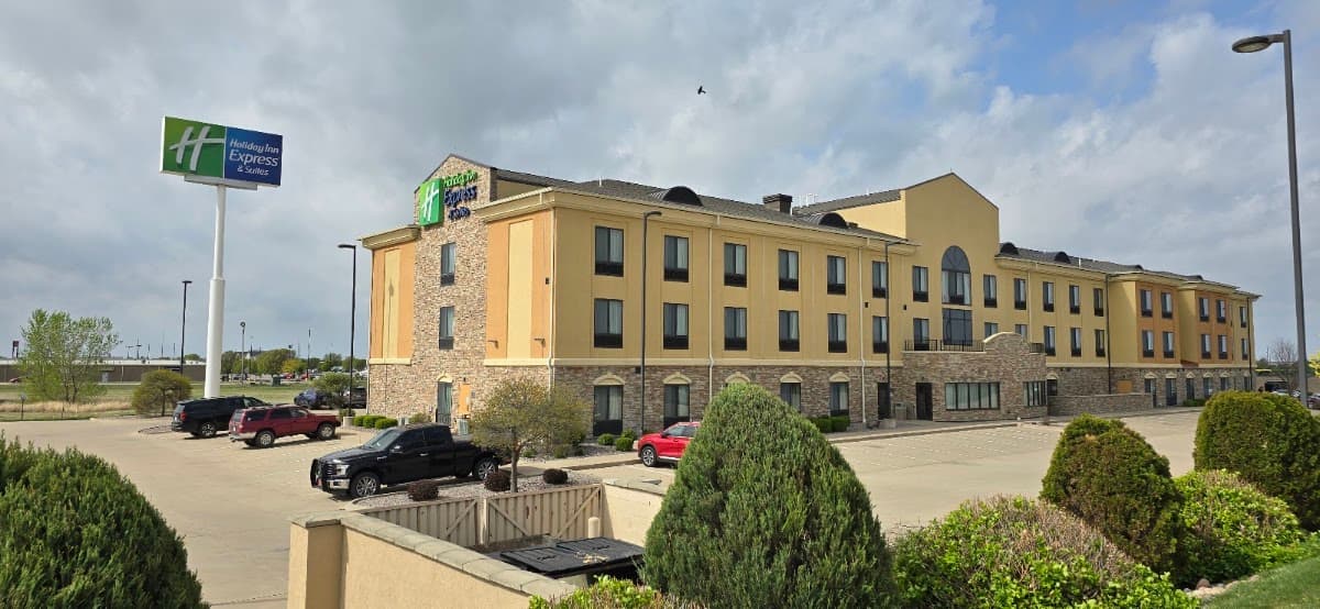 Holiday Inn Express & Suites Hays, an IHG Hotel, Hotel in Hays