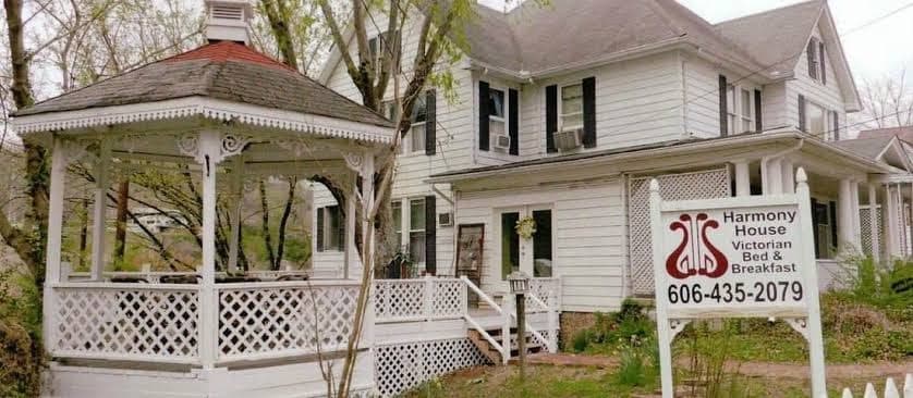Harmony House Bed and Breakfast, Bed & Breakfast in Hazard