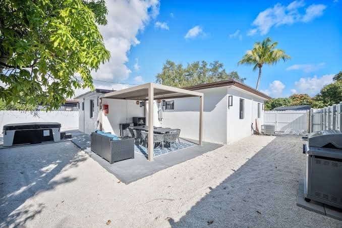Miami Hotel Home + jacuzzi+sauna +barbecue, Hotel in North Miami
