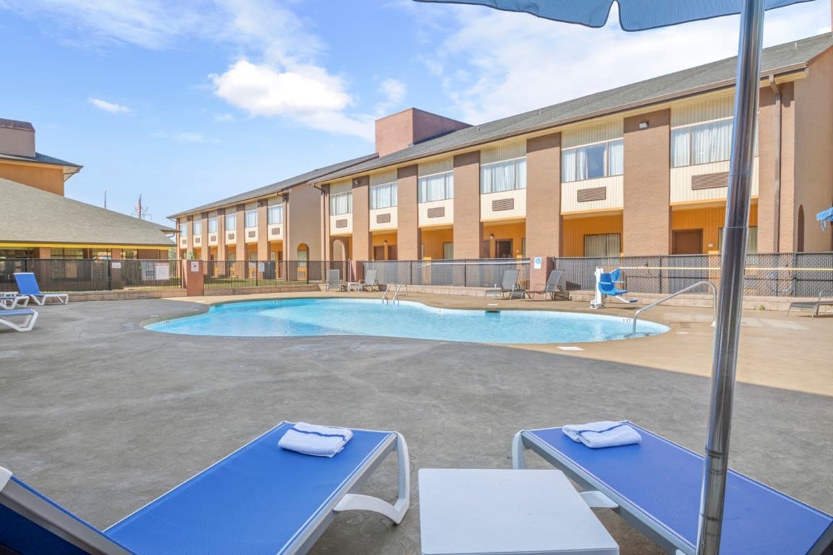 Quality Suites Hickory South, Hotel in Hickory