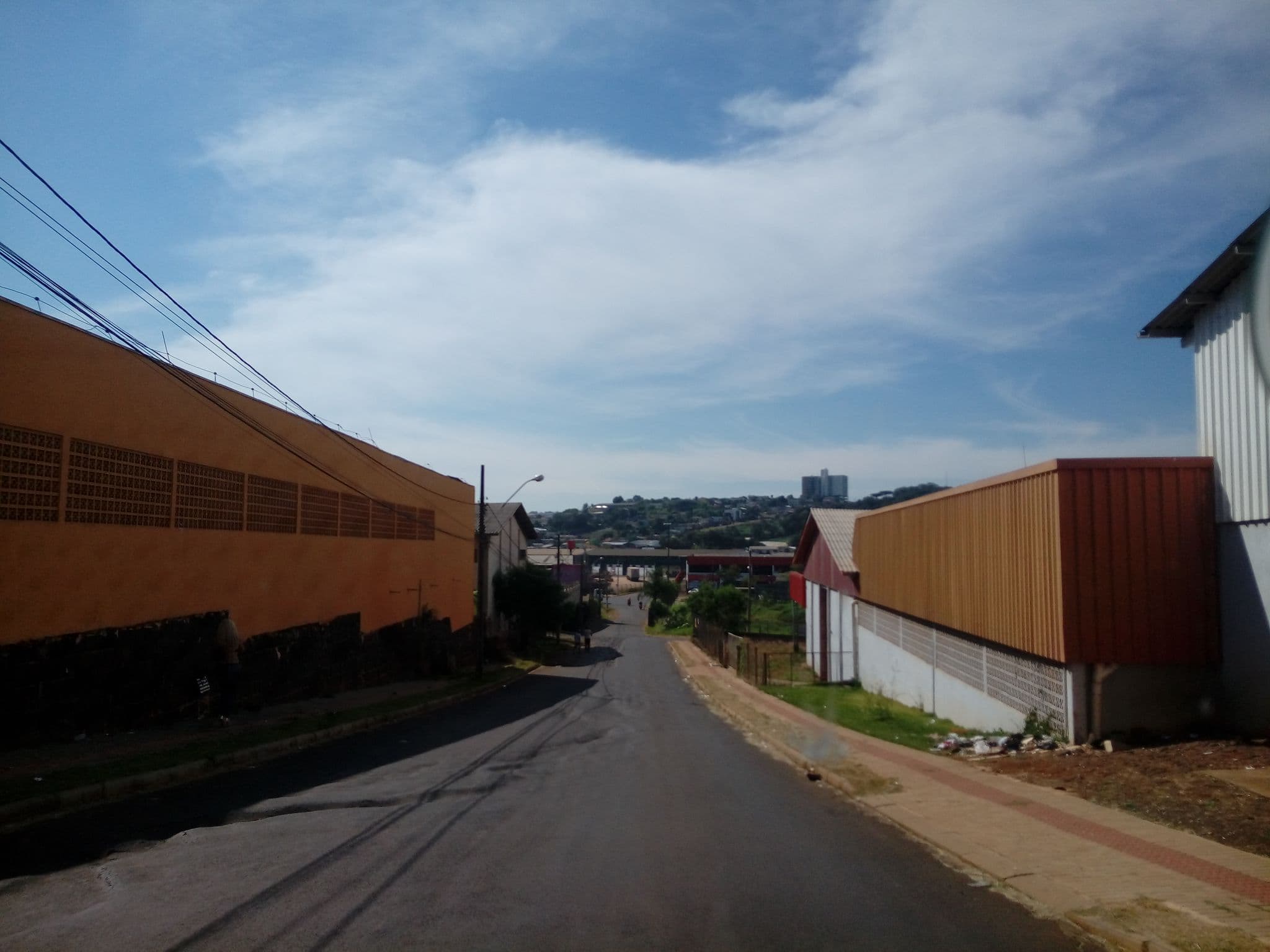 Street view near Bentevi Drive-In Motel, Chapecó — © dclarks (CC BY-SA · Mapillary)