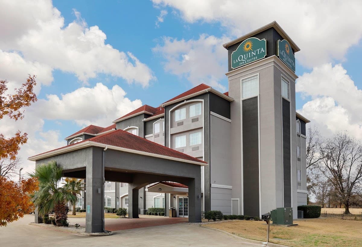 La Quinta Inn & Suites by Wyndham Lindale, Hotel in Lindale