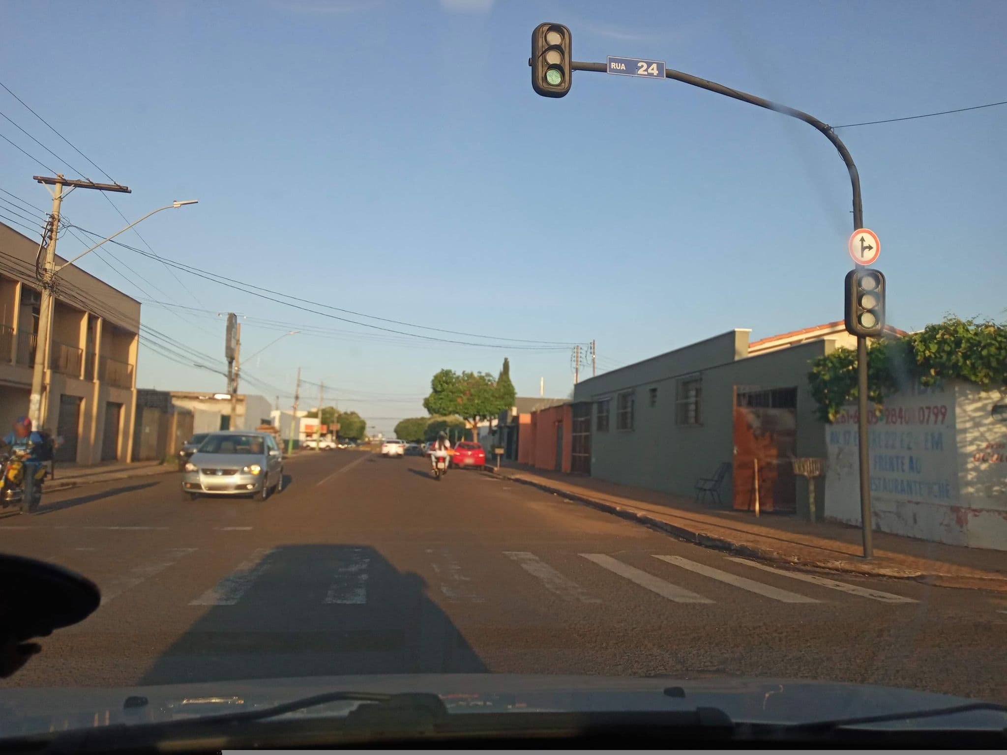 Street view near Hotel Moura, Ituiutaba — © marcos_medeiros (CC BY-SA · Mapillary)