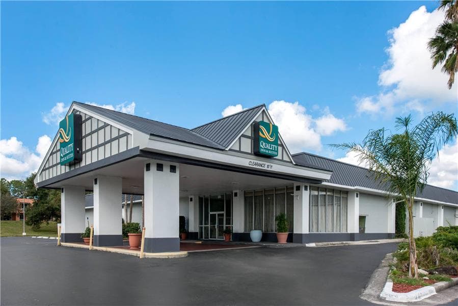 Quality Inn & Suites Brooksville I-75/Dade City, Hotel in Hill 'n Dale