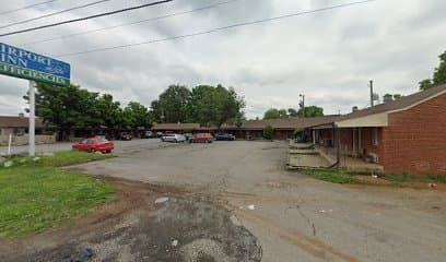 Airport Inn Efficiencies, Hotel in Hollins