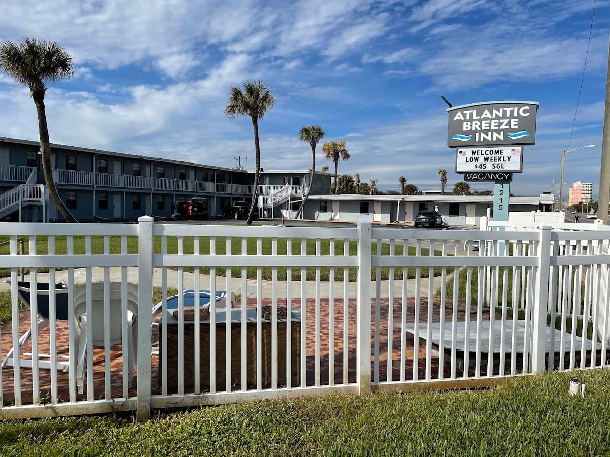 Atlantic Breeze Inn (former Sahara Motel), Motel in Holly Hill