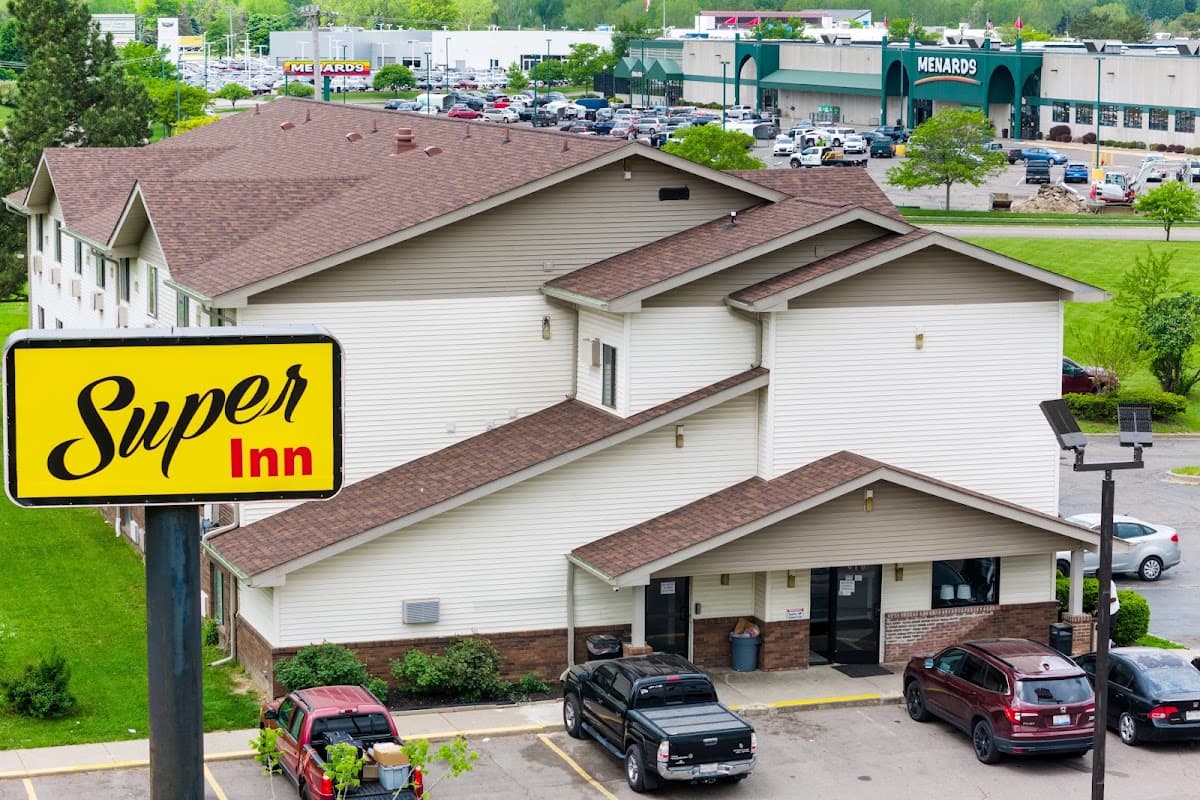 Super Inn Lansing, Hotel in Holt