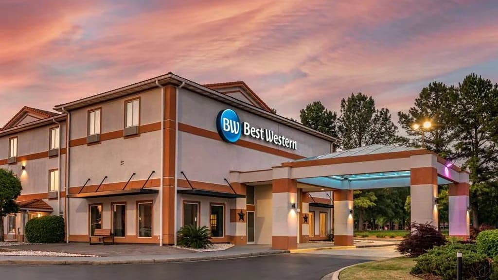 Best Western Carlton Suites, Hotel in Homewood