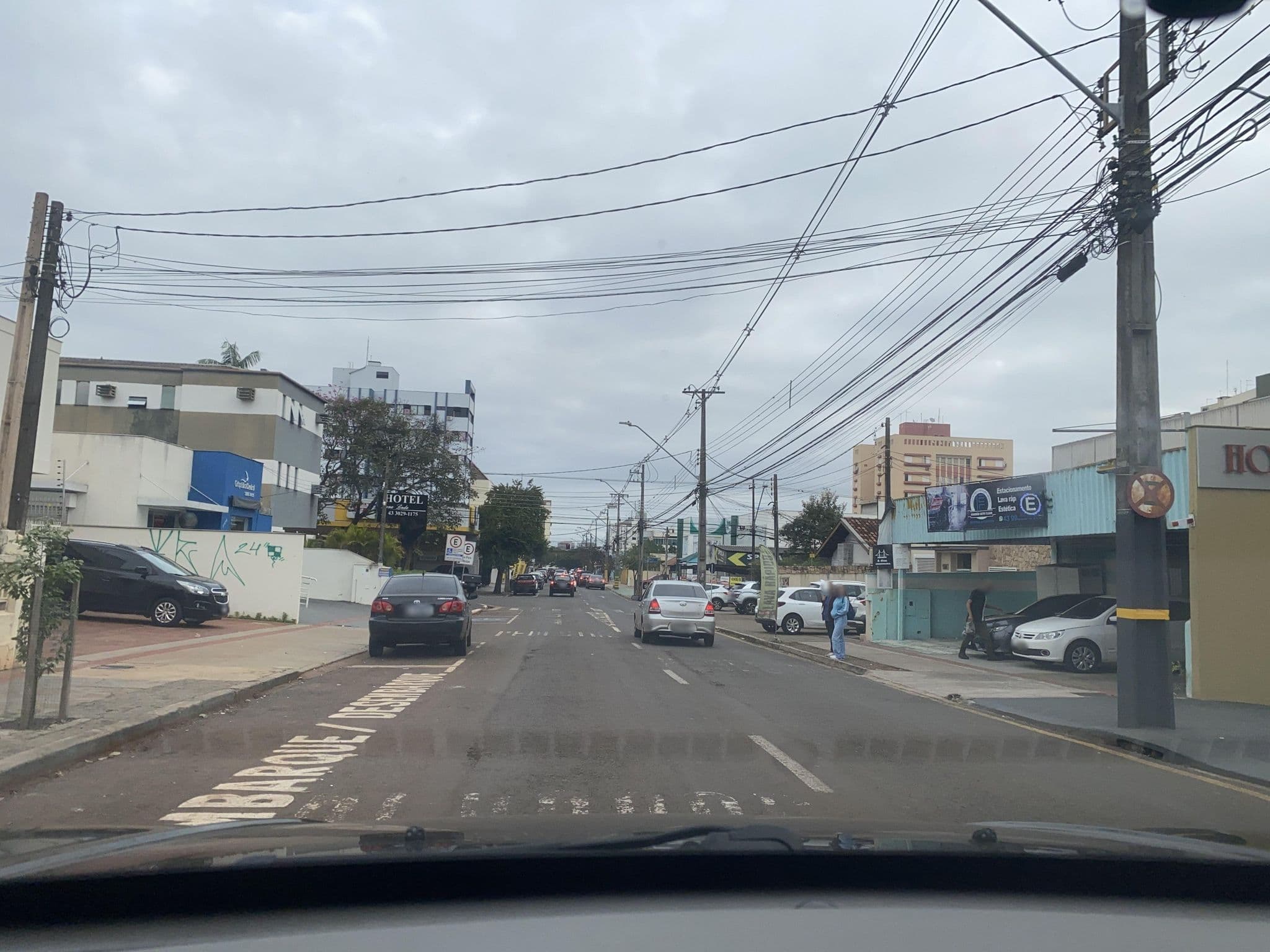Street view near Hotel Igapó, Londrina — © WeltonBaratelli (CC BY-SA · Mapillary)