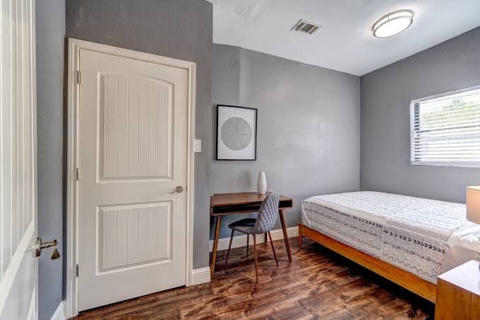 Luxury Accommodations in Central HTX at an Affordable Price, Hotel in Houston
