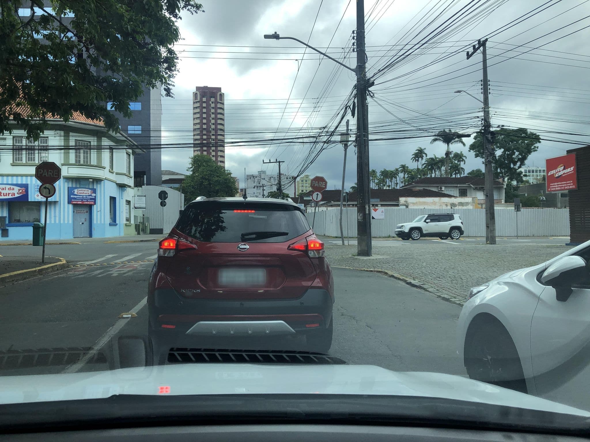 Street view near Hotel Joinvillense, Joinville — © alantiagofelipe (CC BY-SA · Mapillary)
