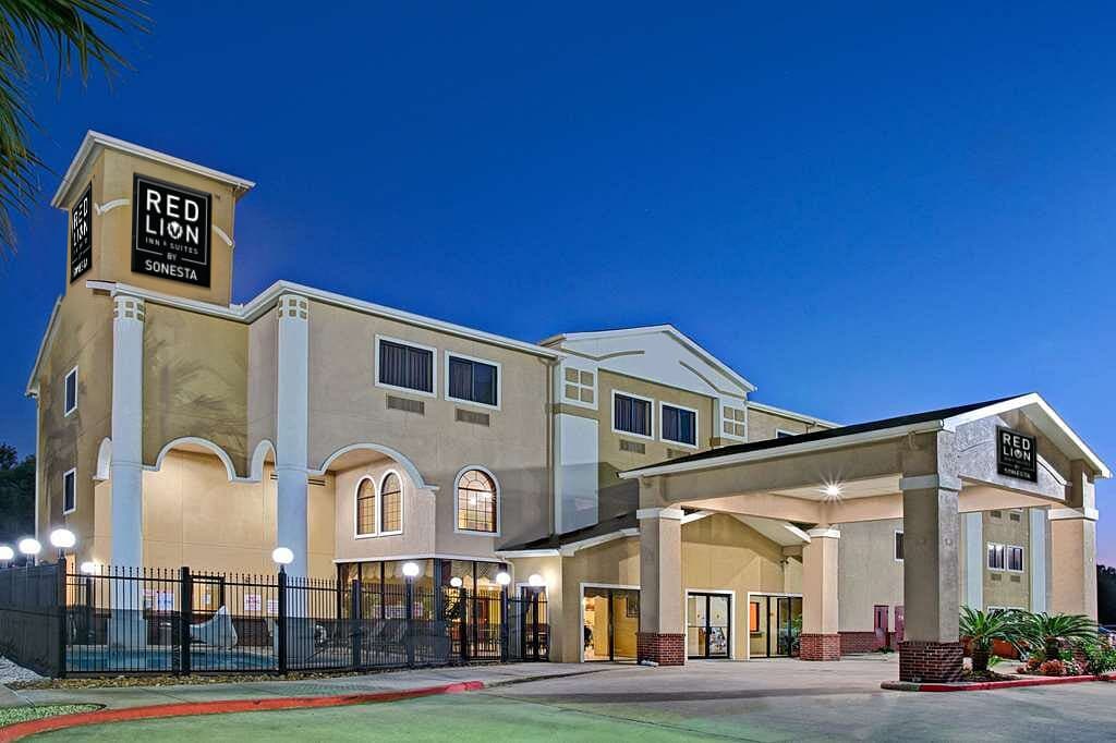 Red Lion Inn & Suites IAH Airport East, Hotel in Humble