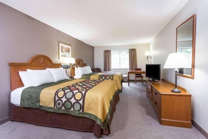 Quality Inn Huntington University Area - King Room with Roll-In Shower - Disability Access/Non Smoking, Hotel in Huntington