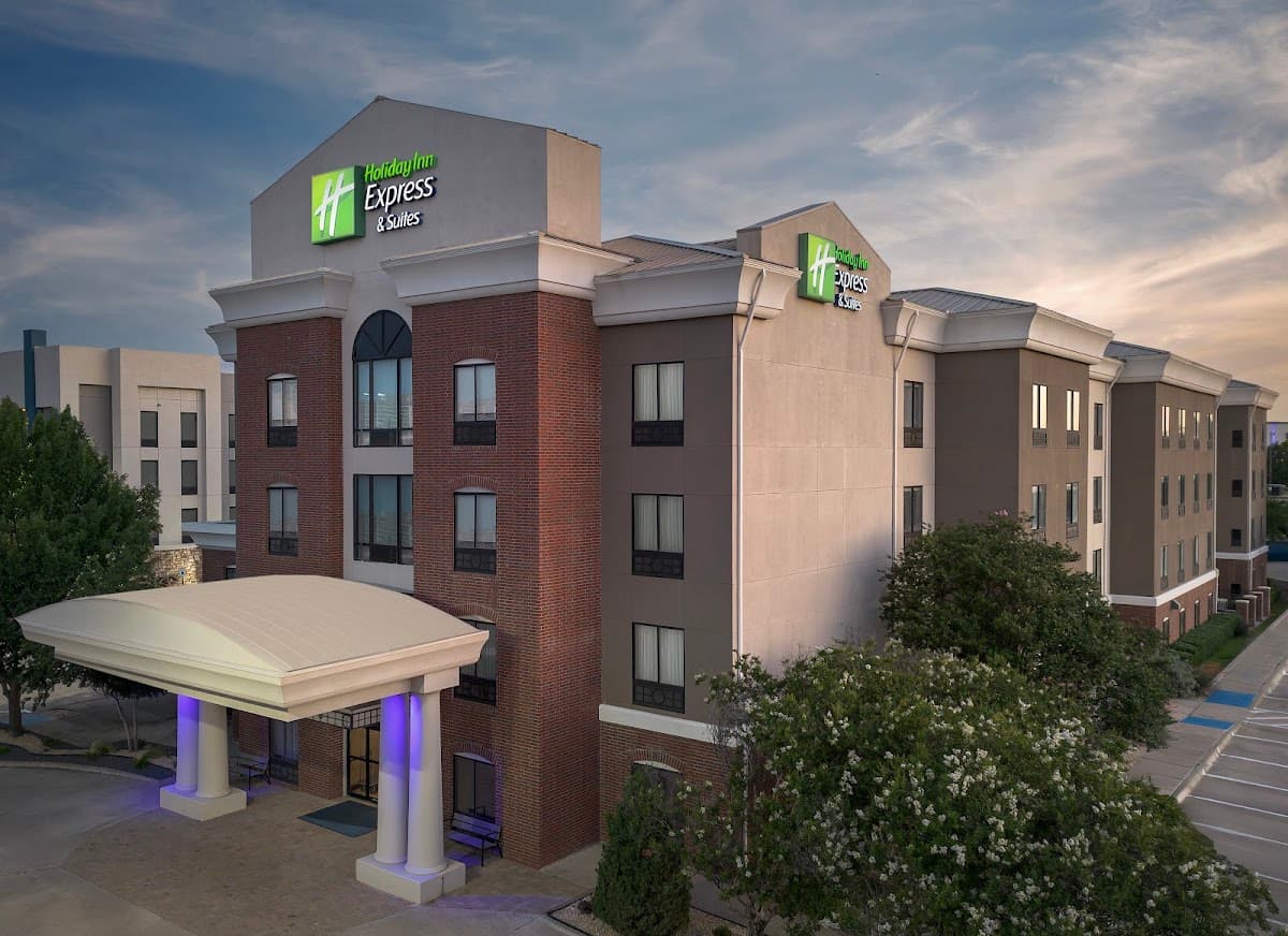 Holiday Inn Express & Suites DFW West - Hurst, Hotel in Hurst