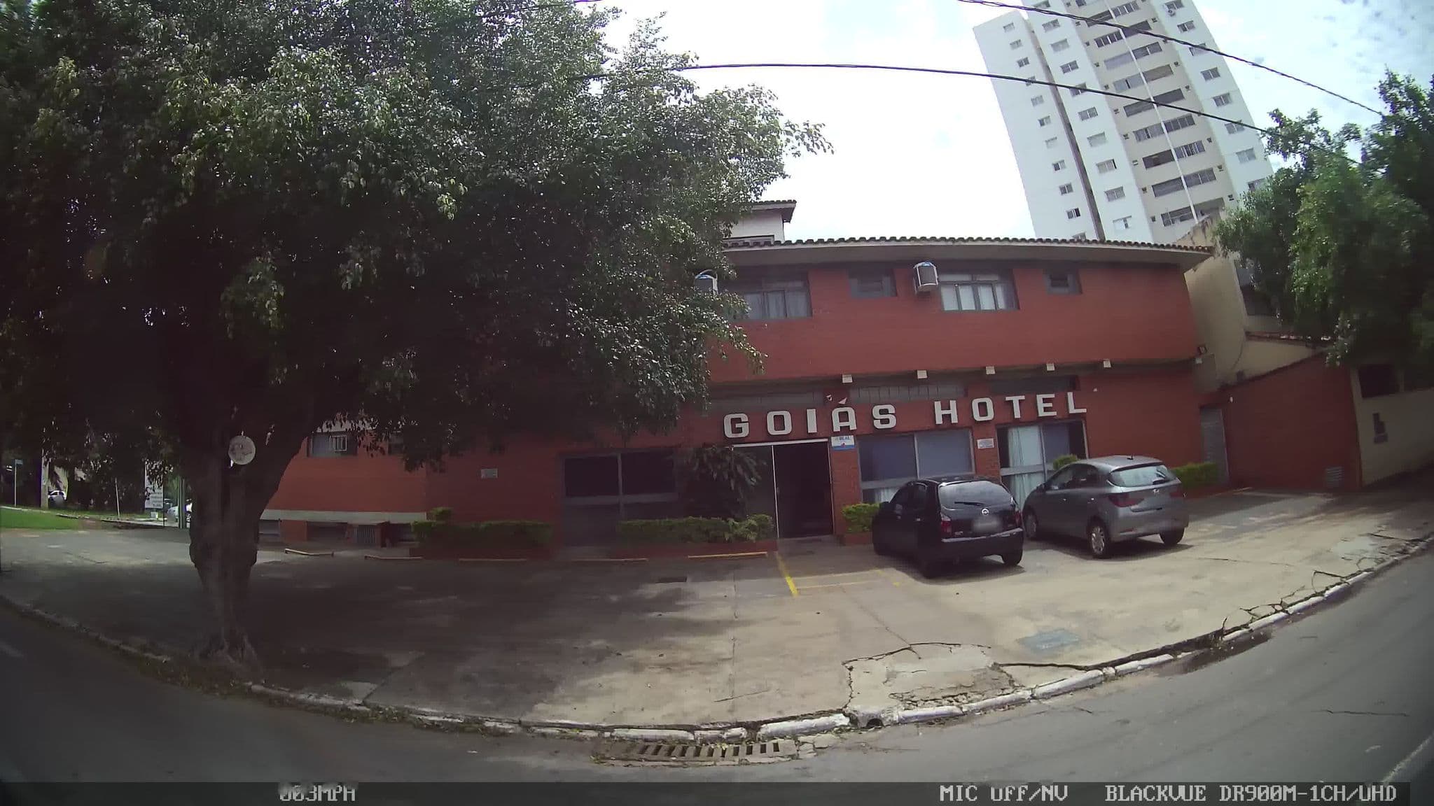 Street view near Goiás Hotel, Goiânia — © kaart_4 (CC BY-SA · Mapillary)