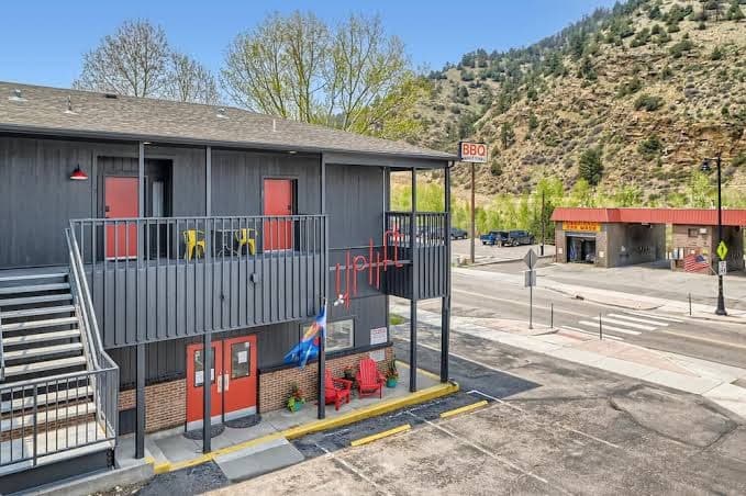 2x King Room, A /C, Balcony, Mtn Boutique Motel, Motel in Idaho Springs