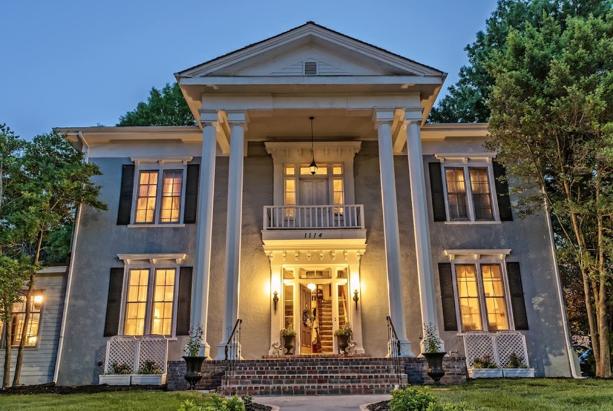 Silver Heart Inn & Cottages, Hotel in Independence