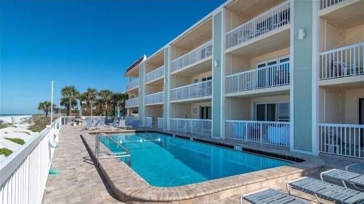 Fifty Gulfside Condominium, Hotel in Indian Rocks Beach