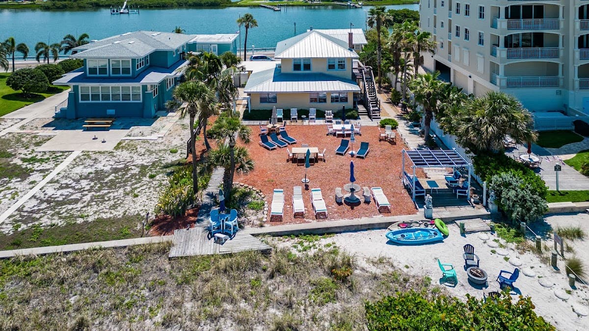 Sun N Fun Beachfront Vacation Rentals, Hotel in Indian Rocks Beach