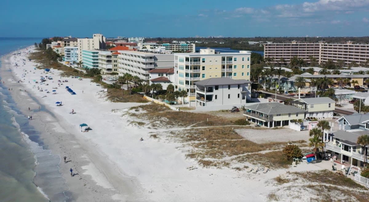 Sand Glo Villas, Holiday Home in Indian Shores