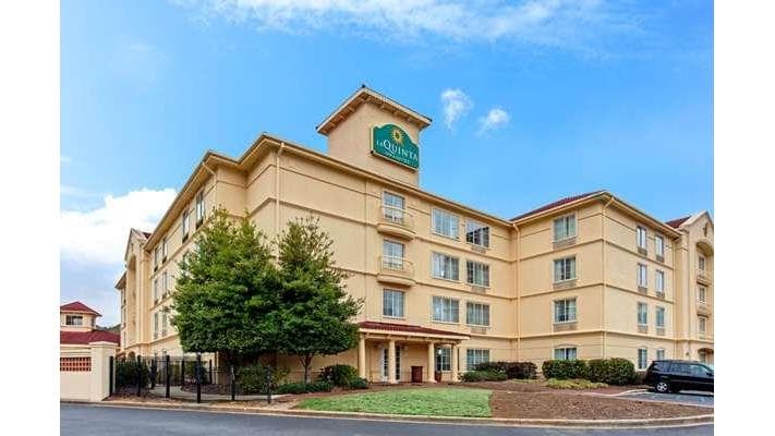 La Quinta Inn & Suites by Wyndham Birmingham Hoover, Hotel in Indian Springs Village