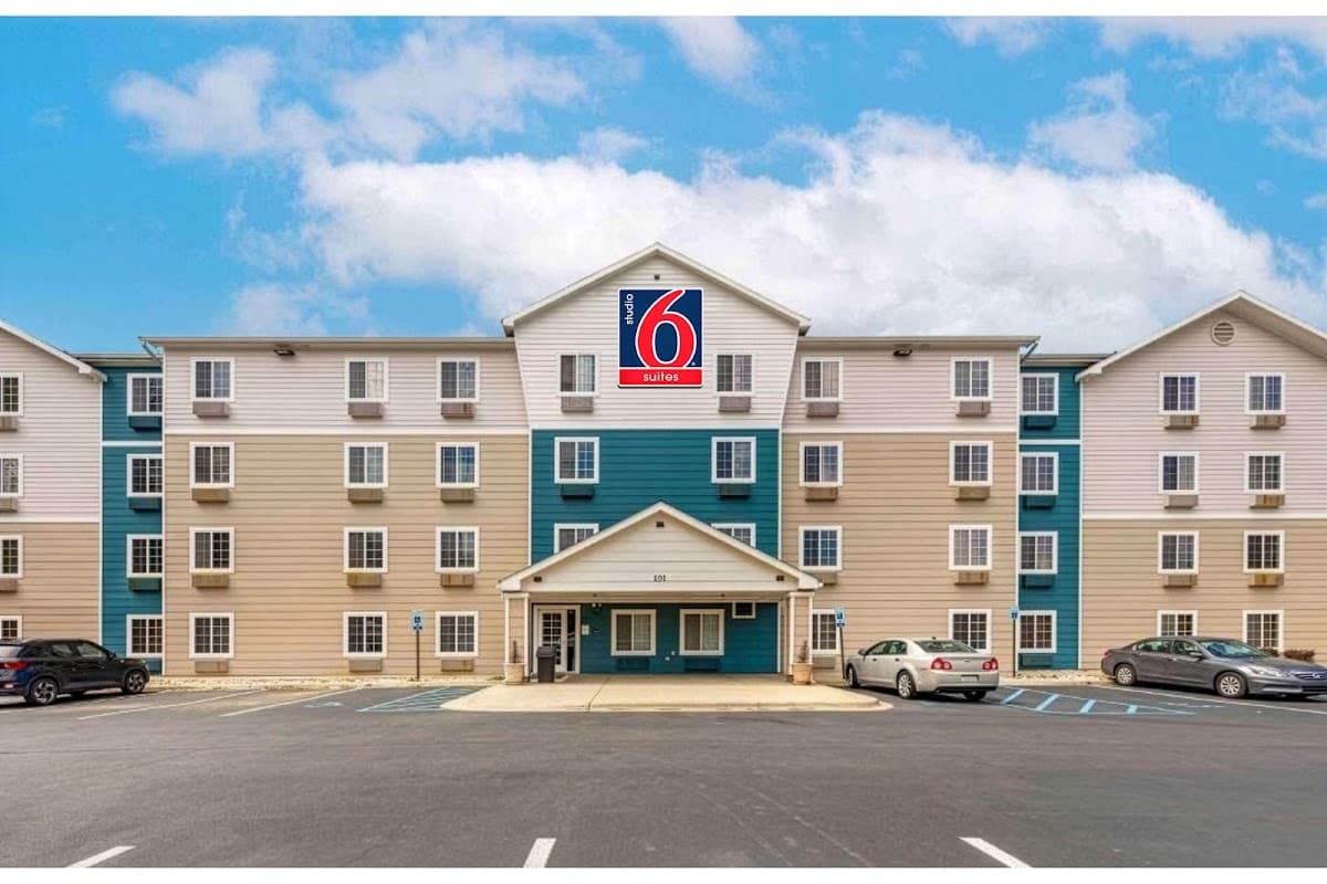 Studio 6 Extended Stay Birmingham Pelham AL, Aparthotel in Indian Springs Village