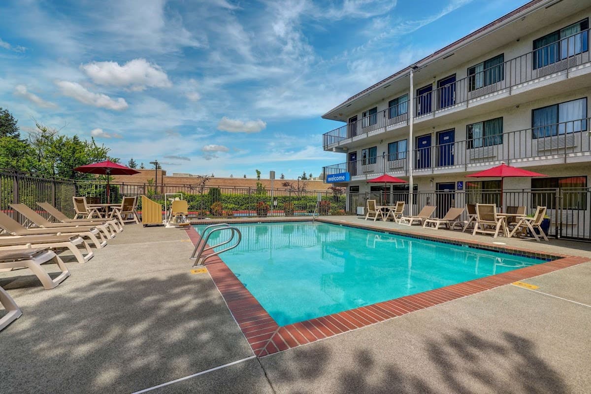 Motel 6 Kirkland, WA - North Kirkland, Hotel in Kingsgate