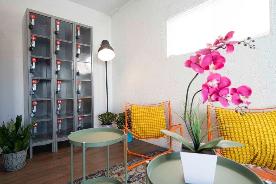 The Layover Club, Hostel in Inglewood