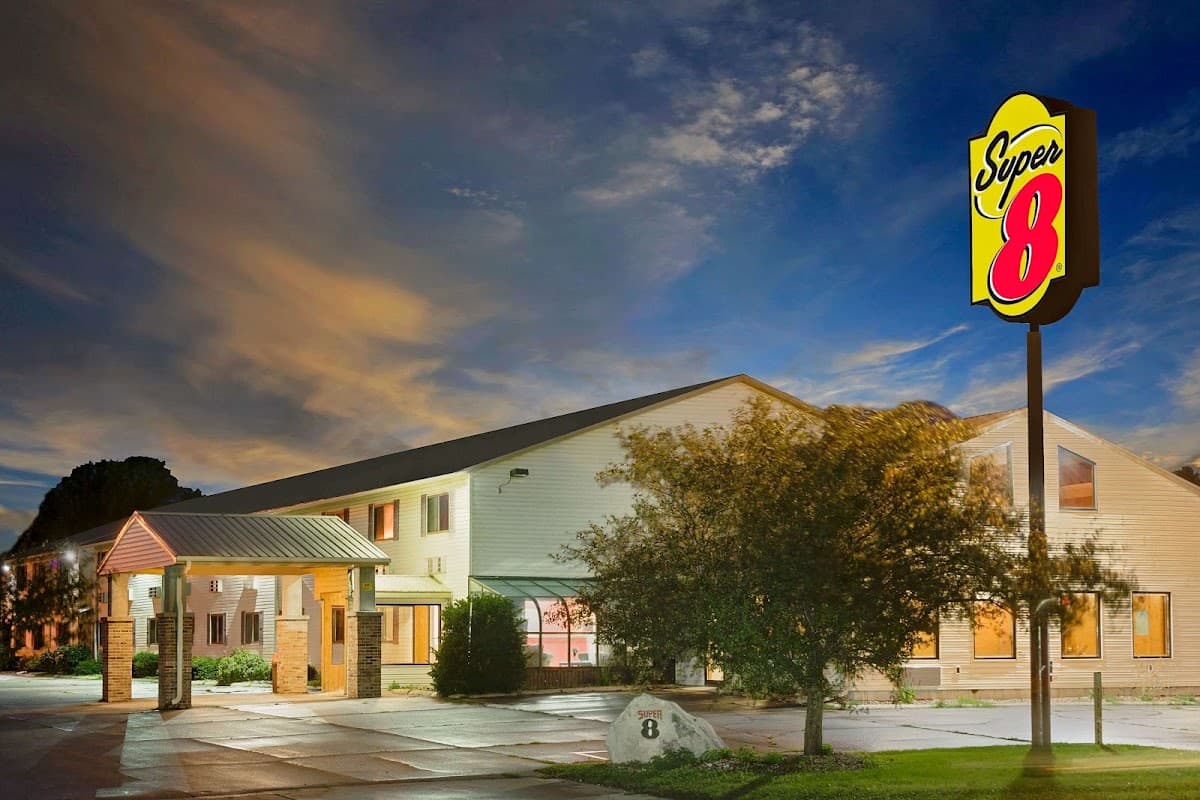 Super 8 by Wyndham Iowa Falls, Hotel in Iowa Falls