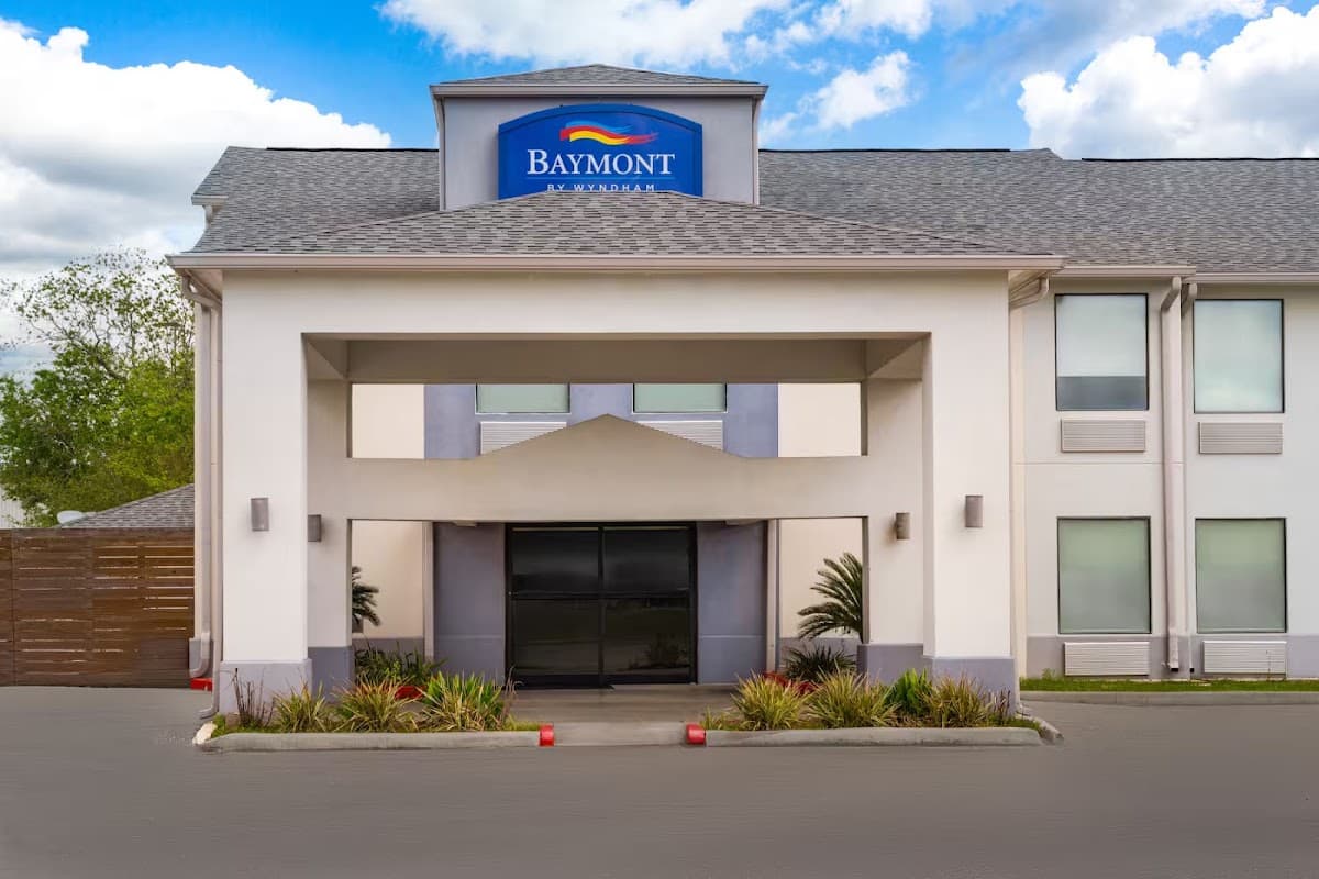 Baymont by Wyndham Iowa Lake Charles, Hotel in Iowa