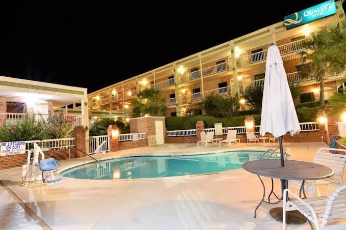 Rodeway Inn Harbison Area, Hotel in Seven Oaks