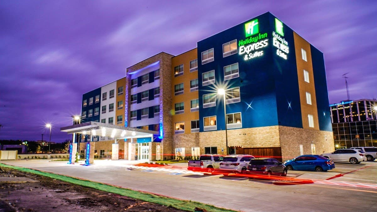 Holiday Inn Express & Suites Dallas Market Ctr - Love Field by IHG, Hotel in Irving