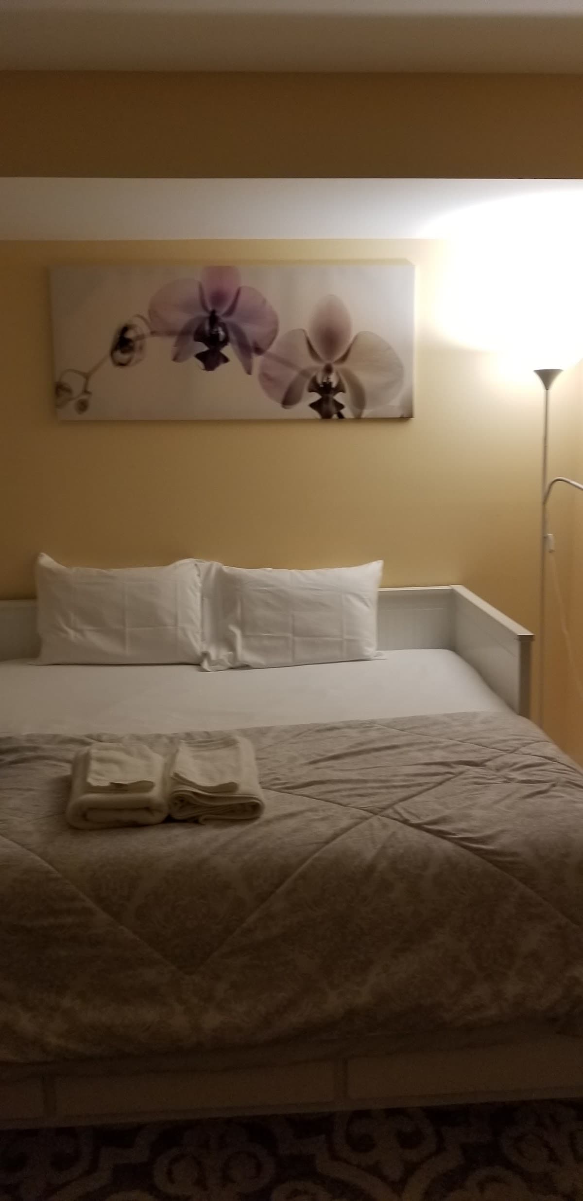 Mojoy Homesuites At Runyon, Hotel in Irvington