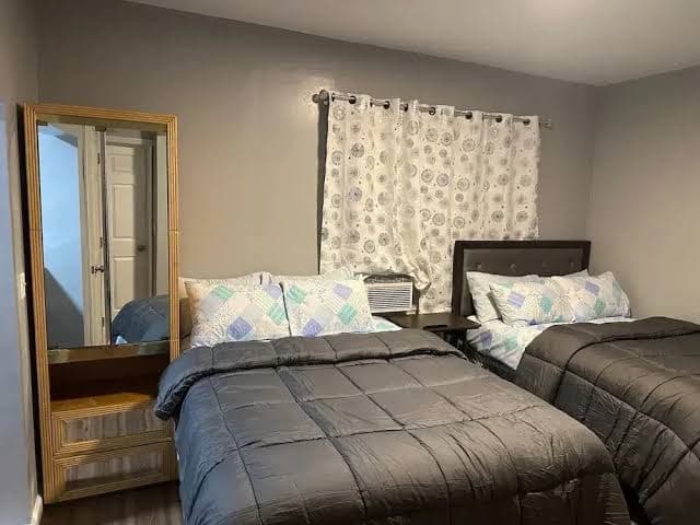 Divine Villa & Resorts Guest House, Hotel in Irvington
