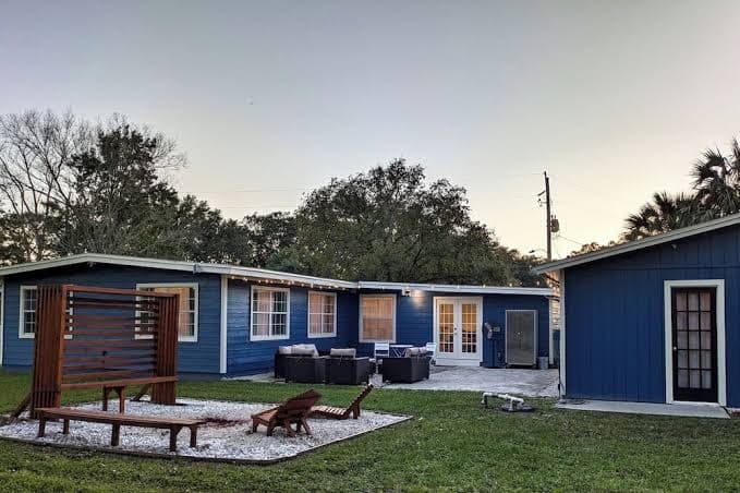 2 homes for 1 - Arcade, Firepit, Patio - Main house Lrg guest house included!, Guesthouse in Jacksonville