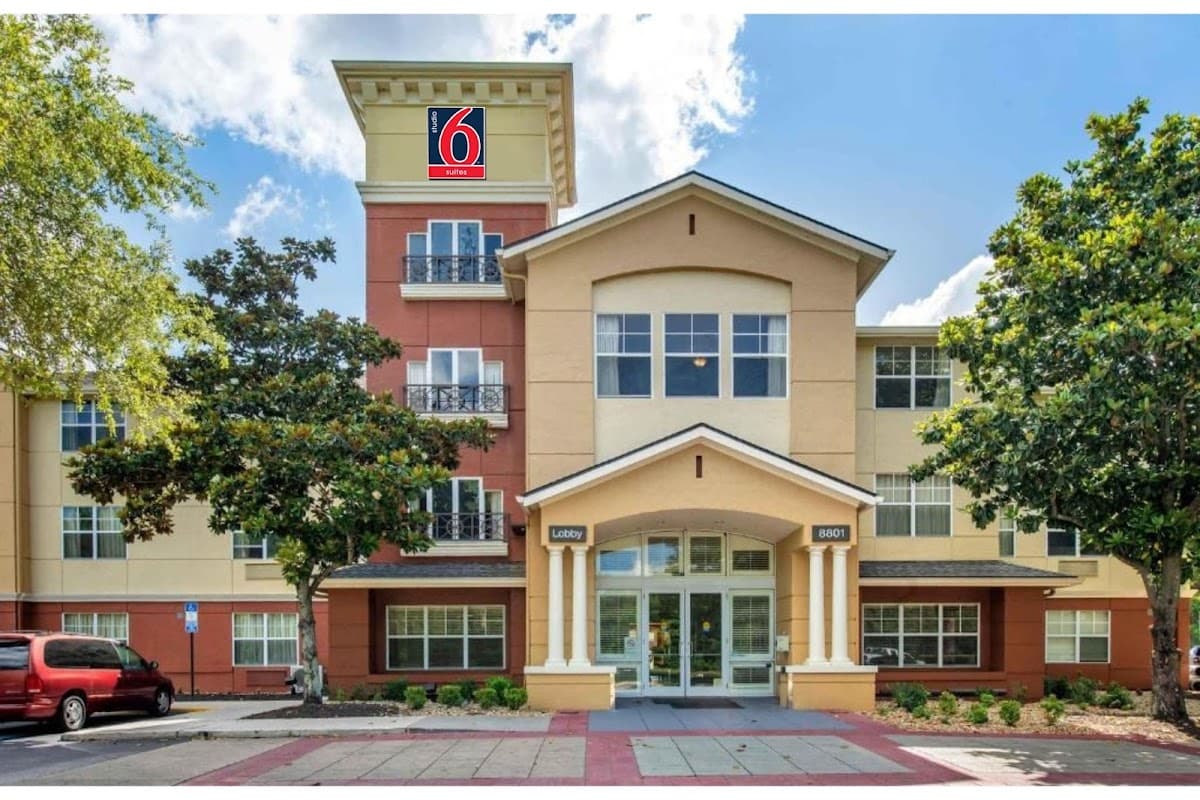 Studio 6 Suites Jacksonville Deerwood Park FL, Aparthotel in Jacksonville